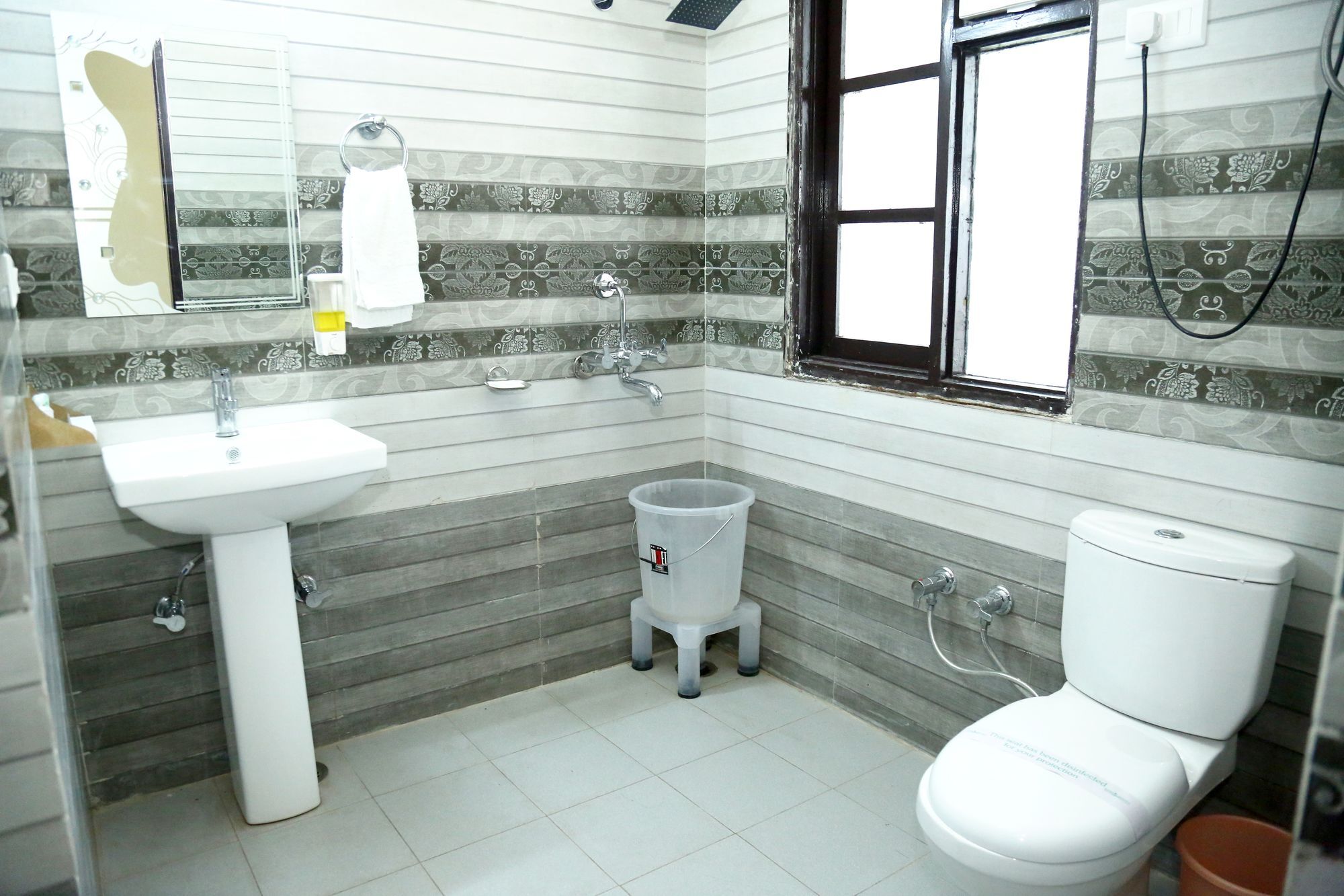 Oyo 5248 Surbee Resorts Mussoorie Eksteriør bilde