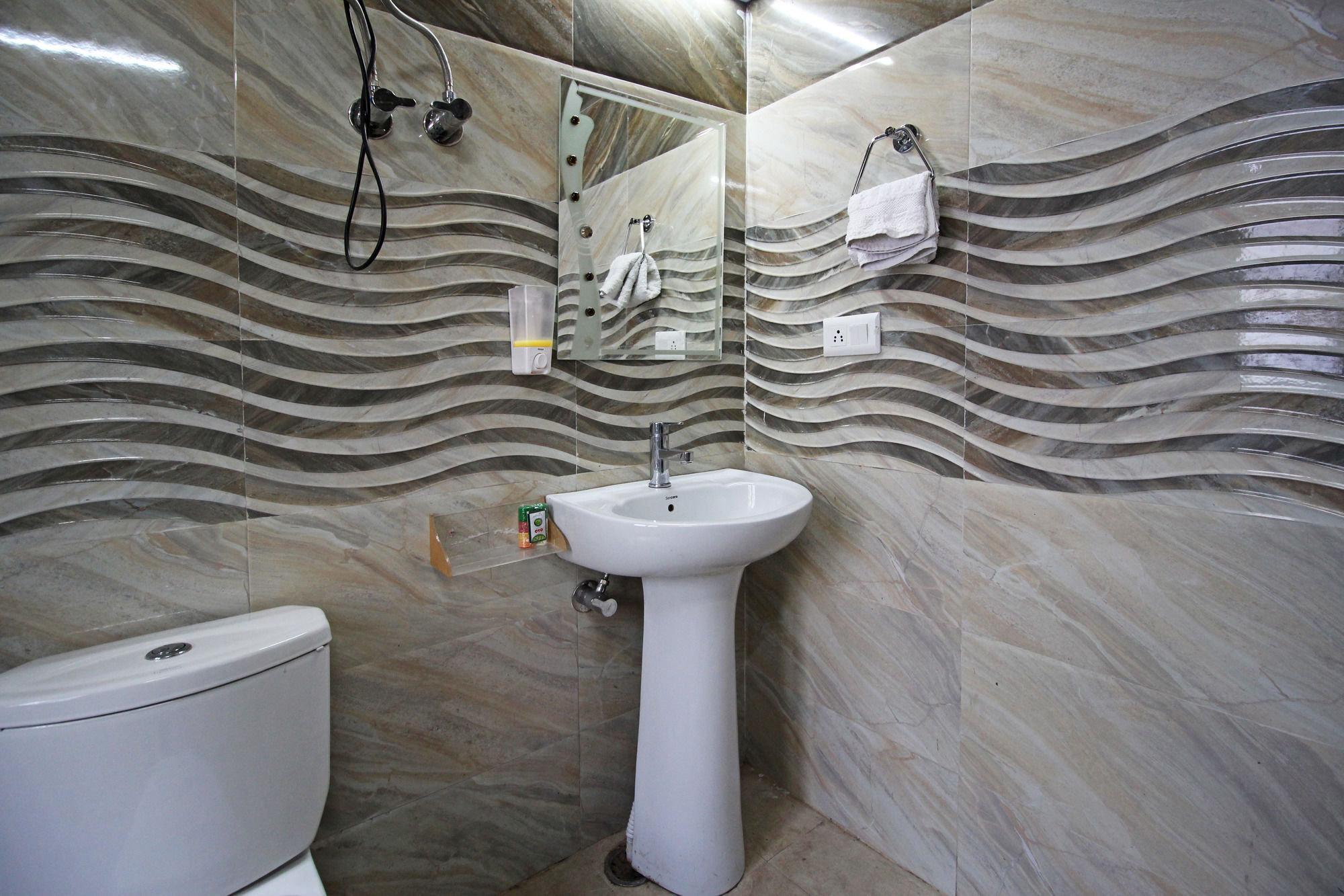 Oyo 5248 Surbee Resorts Mussoorie Eksteriør bilde